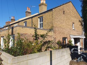 School Road, East Molesey- click for photo gallery